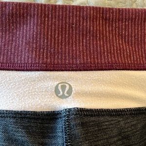 Great colored Lululemon Wide leg leggings s4.Great shape and look w a pop🤸🏼‍♀️